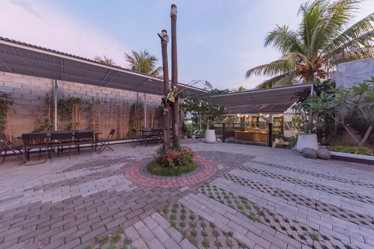 Urbanview Hotel Khayrizsan Tasikmalaya By Reddoorz Exterior foto